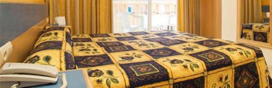 Отель Sahara Nubia Gobi Ses Cadenes Экстерьер фото A room at the hotel
